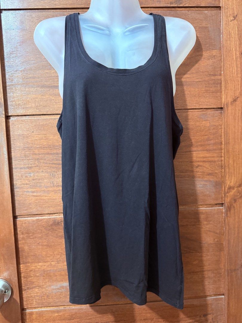 Lululemon love tank II size 8 (Category: Activewear) located in Makati City. Submitted by knj.finds (Listing ID 1426857199, Image 1). Description: Size dot 8 Chest (pit to pit): 17.5 in ( 35 in around) Length: 27.5 in Hem width: 20.5 in Relaxed fit, hip length: Layers easily and gives you room to breathe On hand, ready for shipping No Return No Exchange Mode of Payment: GCash/Cash .