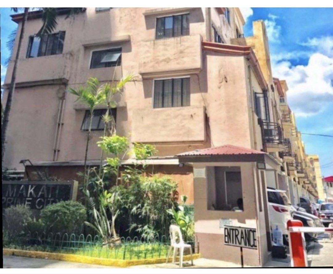 Makati Prime City Condohomes (Category: Apartments & Condos) located in Manila. Submitted by minatabo888 (Listing ID 1426804290, Image 1). Description: For Sale Makati Prime City San Antonio Village, Makati Ground flr Cluster 8 1Br, 1 toilet and bath 41.85 sq meter .