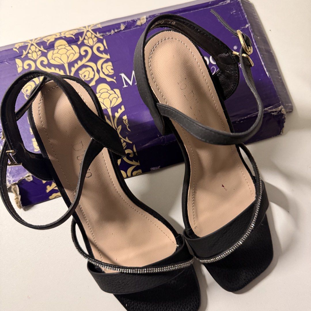 Mario D' Boro Heels - Black (Category: Heels) located in Quezon City. Submitted by declutterwcha (Listing ID 1426900295, Image 1). Description: Mario D' Boro Heels - Black Size: 7 Condition: 10/10 MOP: BPI, Unionbank Shipping Method: c/o Buyer * Lalamove, Grab, Moveit - Metro Manila * LBC, JRS - Outside Metro Manila Please send a message for further details ✨.
