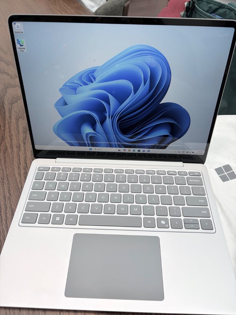 Microsoft Surface Laptop 13in 1st Ed with Snapdragon