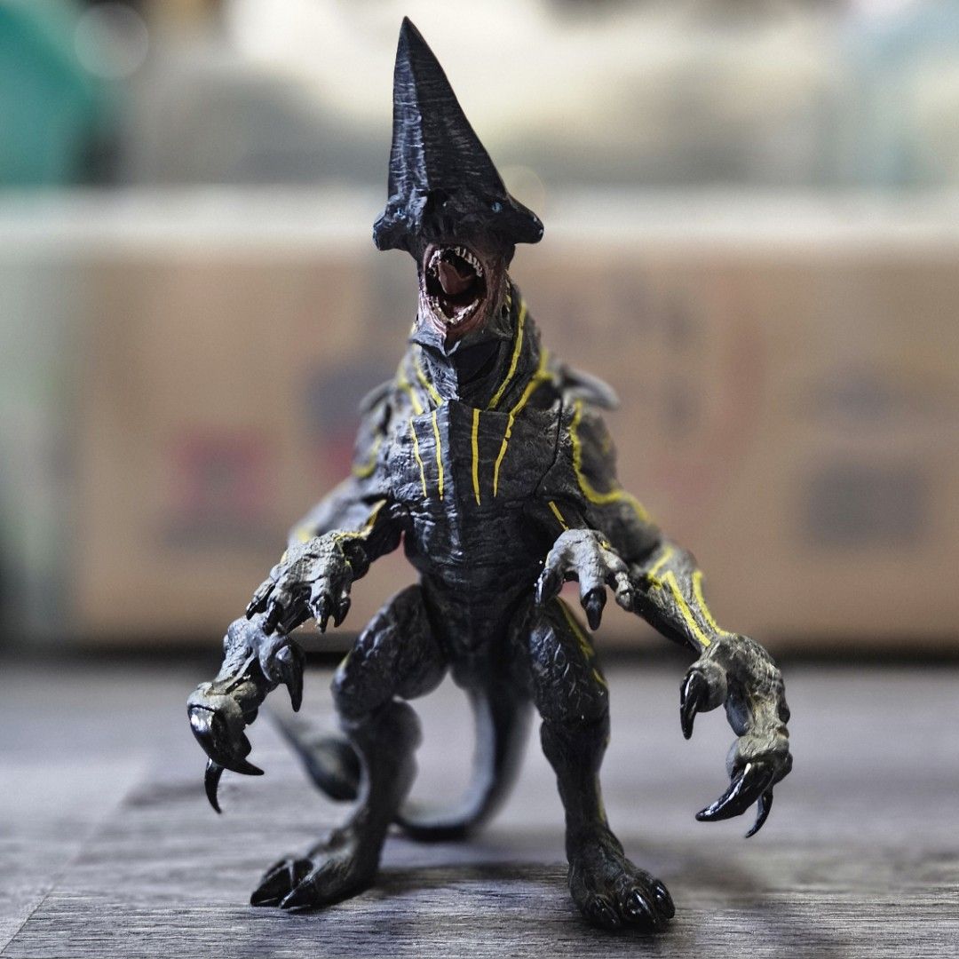 Neca Pacific Rim Knifehead, Hobbies & Toys, Toys & Games on Carousell