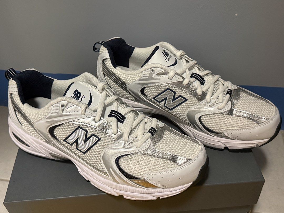 New Balance 350 White and Navy (Category: Sneakers) located in Pasig City. Submitted by clearup1 (Listing ID 1426887561, Image 2). Description: New Balance MR530 Mens - White and Navy Brand new! Size: Us 9 Mens.