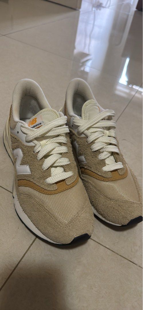 New Balance 997R - US 9 M (Category: Sneakers) located in Manila. Submitted by alphab3at (Listing ID 1426844415, Image 1). Description: Original Used Once With replacement box Size 9 US M Loc: Mandaluyong.