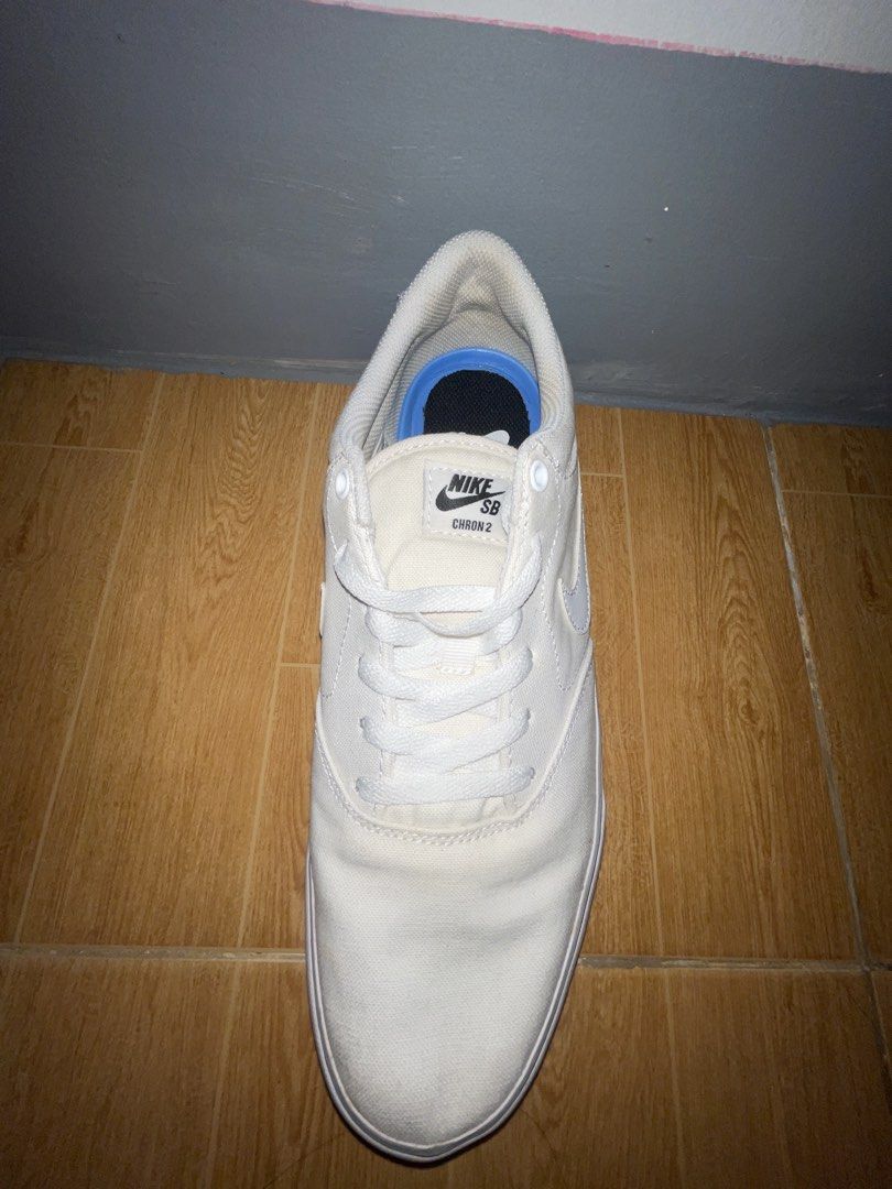 Nike SB Charge Canvas White Sneakers (Category: Sneakers) located in Manila. Submitted by phenommae (Listing ID 1426792648, Image 3). Description: Nike SB Chron 2 Canvas (White) – US 10 Used but not abused. Pasalubong from abroad, natambak lang. Still in good condition, just needs cleaning..