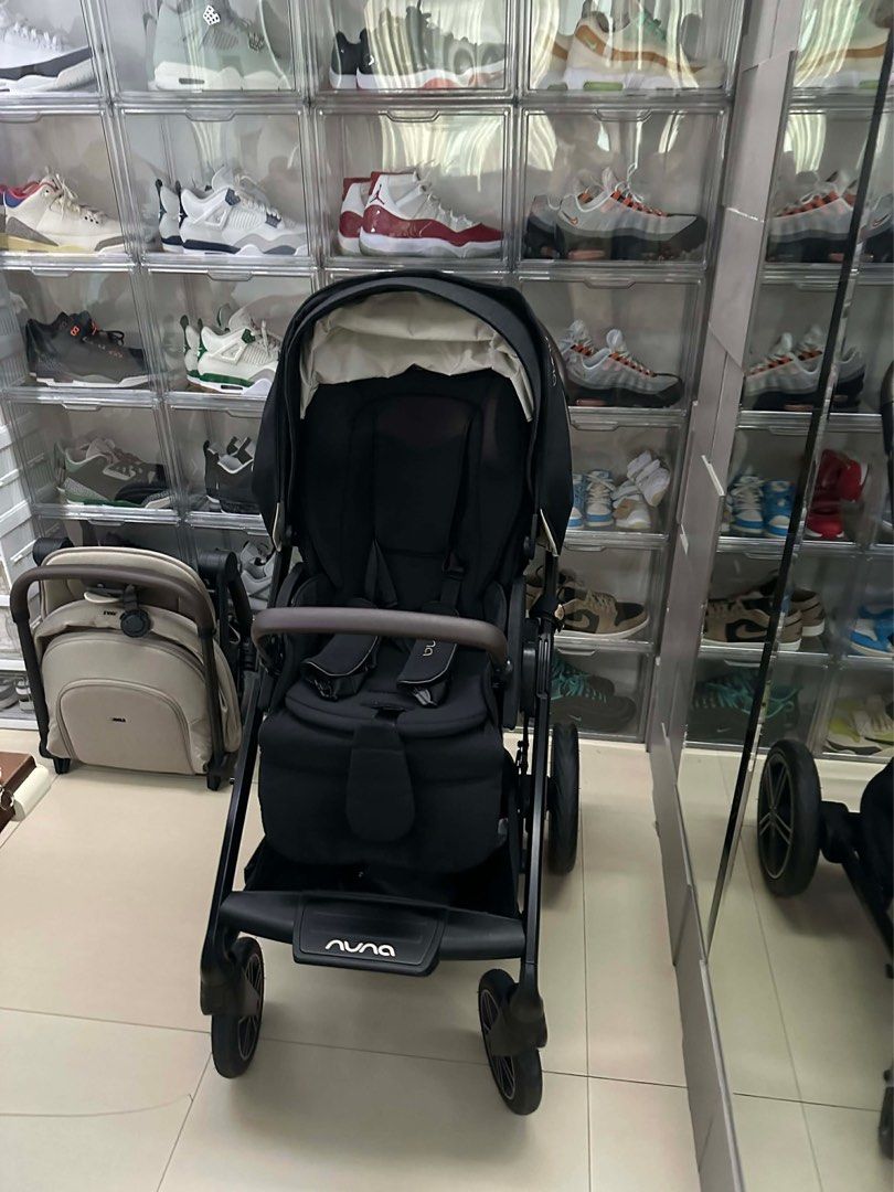 Nuna Mixx Next Stroller (Category: Strollers) located in Manila. Submitted by jmd2197 (Listing ID 1426942263, Image 3). Description: Im selling our nuna mixx next stroller for a cheap price. Used but not abused 😅 Bought mid 2024. Complete inclusions. Flaws: faded colors since tried to wash it and suddenly used zonrox for the stains. RFS: cannot match our lifestyle since we constantly travel and we need a travel stroller..