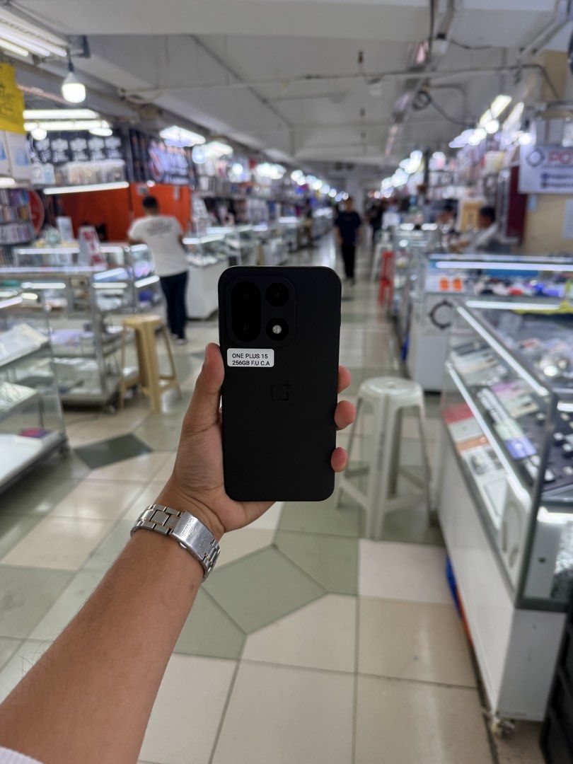 One Plus 15 Openline Global 256gb (Category: OnePlus) located in Manila. Submitted by carimgadgets (Listing ID 1426840717, Image 1). Description: - One Plus 15 - Global Version - 256GB Storage - Openline - Stylish Design.