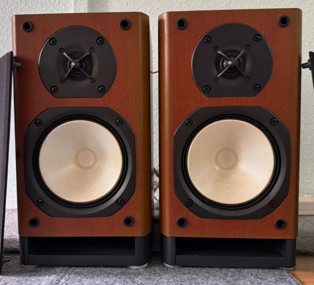 Onkyo Bookshelf Speakers