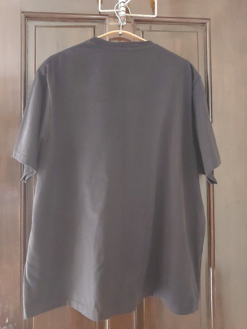 Oversized T-shirt Black (Category: Tshirts & Polo Shirts ) located in Manila. Submitted by melissaga98708 (Listing ID 1426860074, Image 2). Description: Oversized shirt 4x Very nice fabric, cotton, breathable, perfect for summer Width = 61 cm Length = 73 cm Brand new! Sf to be shouldered by buyer.
