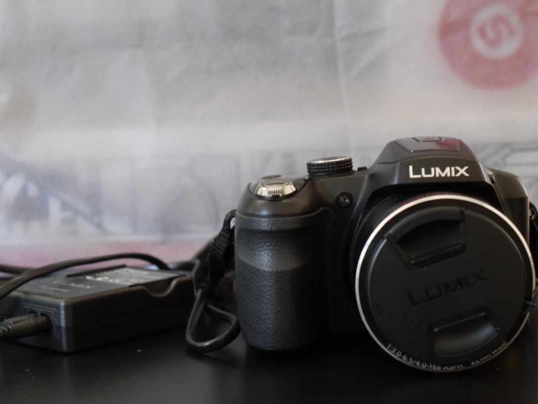 Panasonic Lumix DMC-LZ40 (Category: Cameras) located in Mendez-Nunez. Submitted by cjgm23 (Listing ID 1420802407, Image 3). Description: Panasonic Lumix lz40 Negotiable! rfs - decluttering open for swapping no issues inclusions: two (2) batteries charger strap lens cover sd card - 32gb.