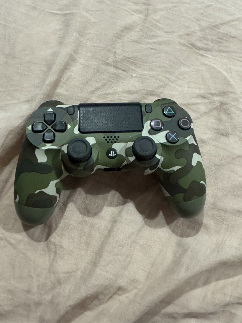 PlayStation 4 Console with Games and Controller (Category: PlayStation) located in Quezon City. Submitted by naroman (Listing ID 1426870252, Image 2). Description: Negotiable With controller Resident evil 5 Resident evil 6 Uncharted 4 Horizon Tekken .