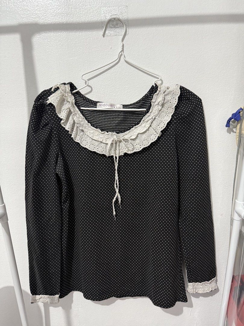 Polka Dot Long Sleeve Top - Size L (Category: Longsleeves) located in Quezon City. Submitted by ladyclutter (Listing ID 1426922406, Image 1). Description: 100 PHP Polka Dots Long Sleeve Size: L Bust: 36 Pre-Loved RFS: Declutter.