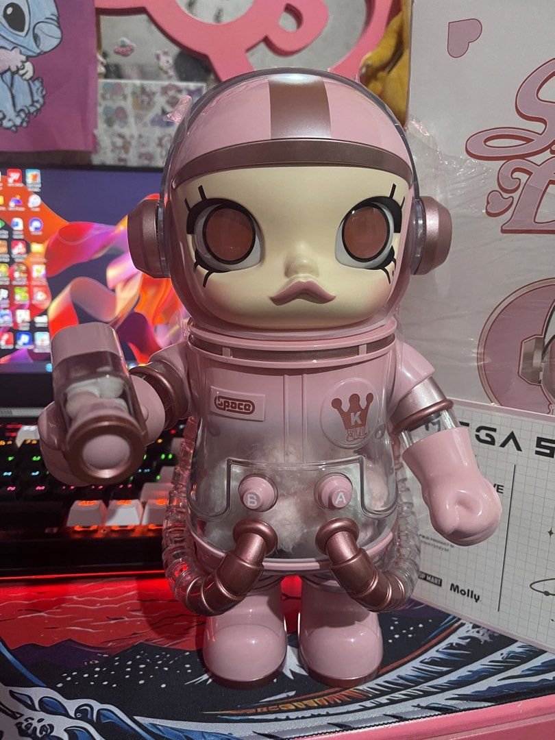 POP MART MEGA SPACE MOLLY 400% brandnew (Category: Designer & Blind Box Toys) located in Paranaque City. Submitted by cloud1312 (Listing ID 1426912213, Image 1). Description: Brandnew but unsealed.
