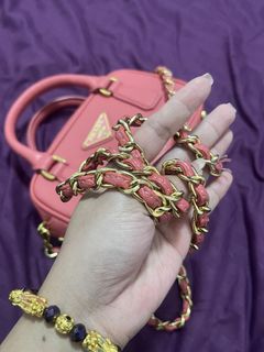 (Category: ) located in . Submitted by theluxurybyaalheebotique (Listing ID 1426797352, Image 1). Description: .
