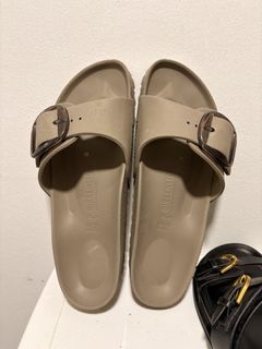 (Category: ) located in . Submitted by agboutique (Listing ID 1426853871, Image 1). Description: .