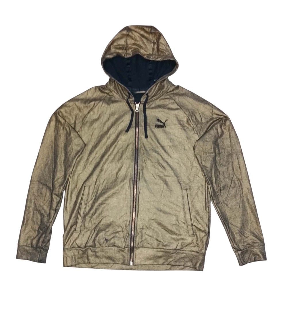 Puma X Vashtie Hoodie (Category: Hoodies) located in Panabo. Submitted by sinneddasalla (Listing ID 1426792747, Image 1). Description: PUMA x VASHTIE good condition Color: Metalic Gold w: 22.5 L: 27 hem: 20 80% cotton 20% polyester Embroidery design Location: Panabo City, Davao Del Norte 🚀Can ship through JNT.