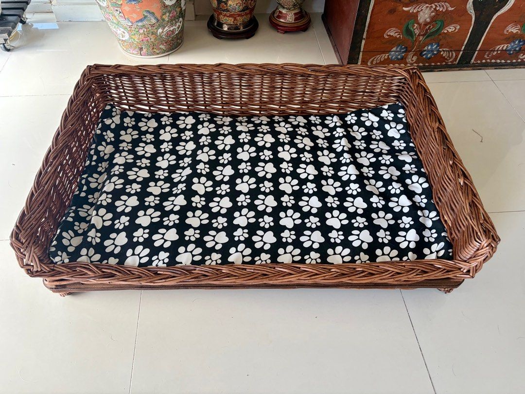 Rattan dog bed (Category: Homes & Other Pet Accessories) located in Subic. Submitted by MariaJenah (Listing ID 1426906023, Image 1). Description: Never been use. Just kept on storage for almost a year. Still on a good and sturdy condition. 90X55 cm inside measurement. .