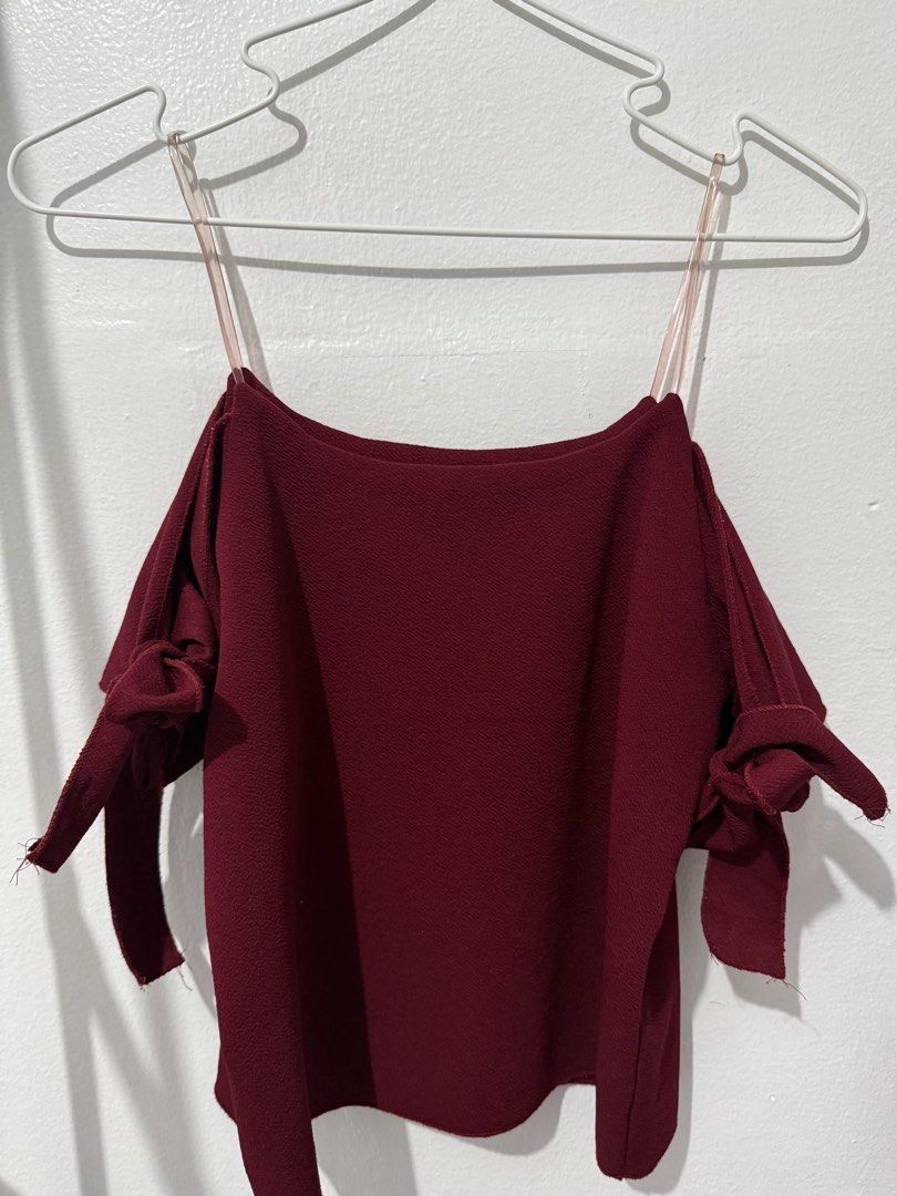 Red Off Shoulder Top (Category: Blouses) located in Quezon City. Submitted by ladyclutter (Listing ID 1426922729, Image 1). Description: 100 PHP Red Of Shoulder Size: M-L Bust: 36-38 Pre-Loved RFS: Declutter.
