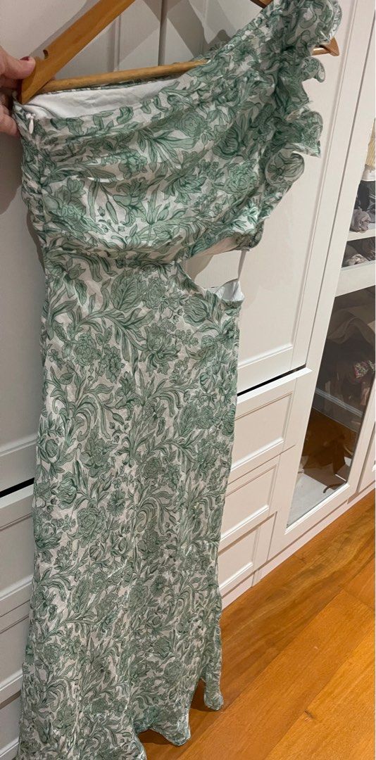 Saints & Secrets One-Shoulder Cutout Dress (Category: Dresses) located in Santa Rosa. Submitted by a.i.b. (Listing ID 1426898258, Image 3). Description: Brand: Saints and Secrets Size: 6 US on tag Waist 28” Chest 32” Color Rate: 9.5/10 ✅I can only ship on weekends. ✅No reservation, whoever pays first gets the item. ✅This is a preloved item so please manage your expectations. .