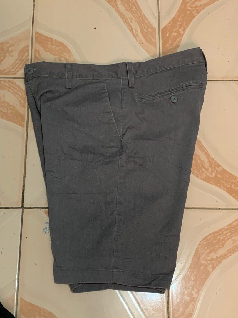 SALE (Category: Shorts) located in Manila. Submitted by rustylopez10023 (Listing ID 1426831788, Image 3). Description: DC SHORT IN EXCELLENT CONDI C.R :9.7/10 >w: 32 to 34 >l: 19 NO ISSUE EXCELLENT ITEM GUARANTEED AUTHENTIC 380 + sf 📍 MINALIN PAMPANGA Unli Vouch & Video Call For Safety .