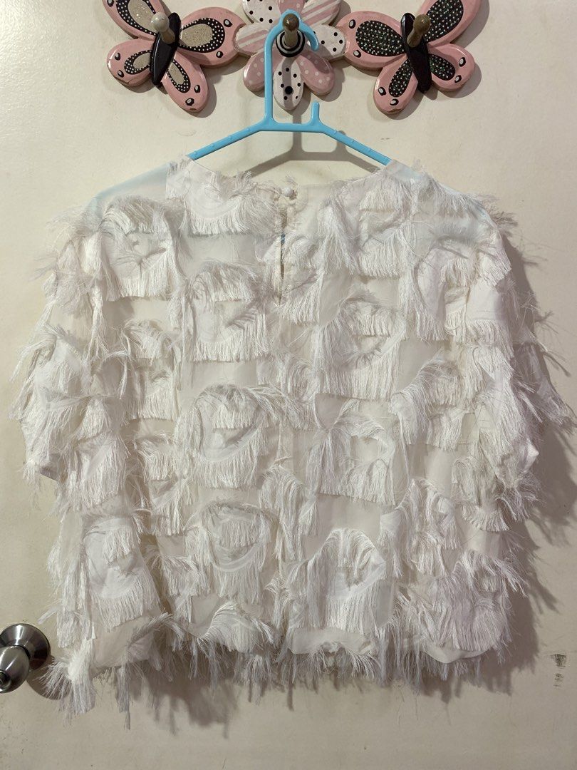 Shein White Fringed Top 2XL plus size (Category: Sleeveless) located in Las Pinas. Submitted by extraloved.ph (Listing ID 1426925428, Image 3). Description: Used once.