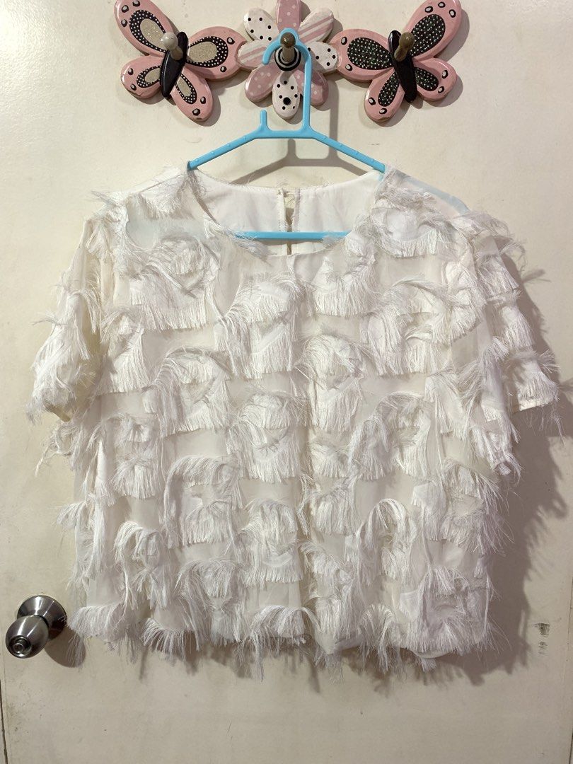 Shein White Fringed Top 2XL plus size (Category: Sleeveless) located in Las Pinas. Submitted by extraloved.ph (Listing ID 1426925428, Image 2). Description: Used once.