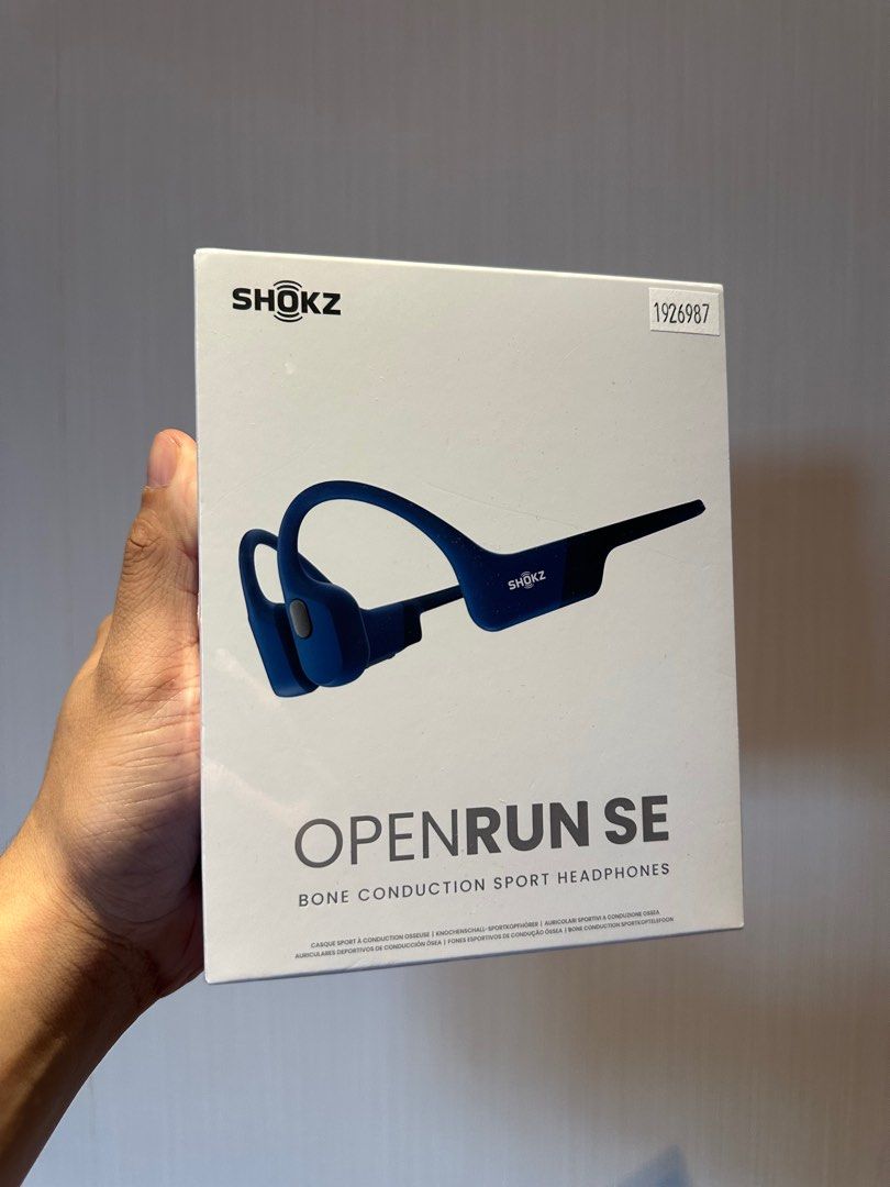 Shokz OpenRun SE Bone Conduction Headphones (Category: Headphones & Headsets) located in Quezon City. Submitted by shangotswag (Listing ID 1426836182, Image 1). Description: Shokz OpenRun SE Bone Conduction Sport Headphones Indigo Blue Price: ₱6,995 Condition: Brand New / Sealed Experience music while staying aware of your surroundings with these premium bone conduction sport headphones — perfect for running, cycling, gym, and outdoor workouts. ✨