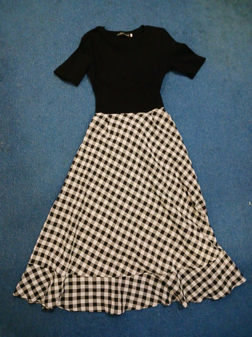 Stylish dress (Category: Dresses) located in Manila. Submitted by rtins (Listing ID 1426795900, Image 1). Description: bust : 28-30 stretch waist : 28-32 a bit stretch lenght : 40 small - medium.