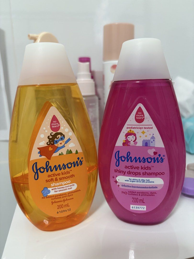 take all - Johnsons shampoo (Category: Baby Toiletries & Grooming) located in Malabon City. Submitted by monstershaaa (Listing ID 1426804394, Image 1). Description: used na po yung nasa orange bottle pls check the photos RFS : Hindi hiyang sa kids ko.