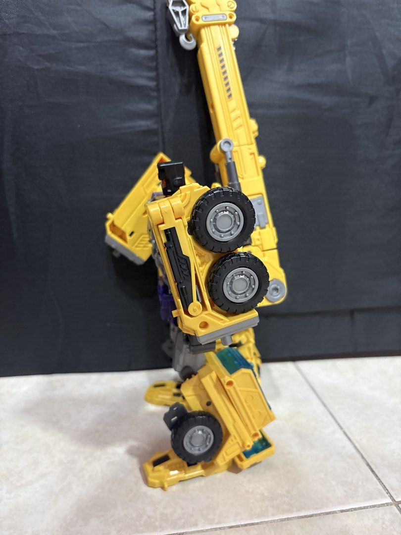 Transformers Generations: Constructicon Hook (Category: Action & Battle Toys) located in Singapore. Submitted by calmcat-9ea4 (Listing ID 1426868986, Image 2). Description: .