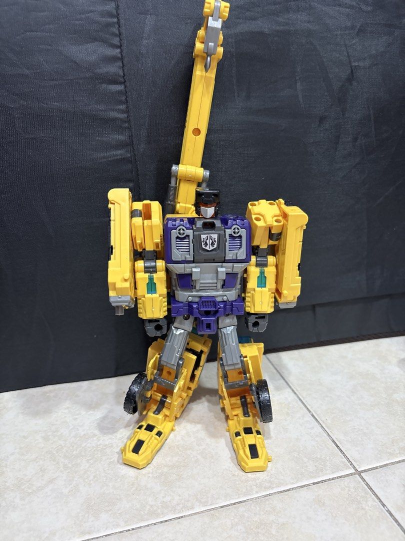 Transformers Generations: Constructicon Hook (Category: Action & Battle Toys) located in Singapore. Submitted by calmcat-9ea4 (Listing ID 1426868986, Image 1). Description: .