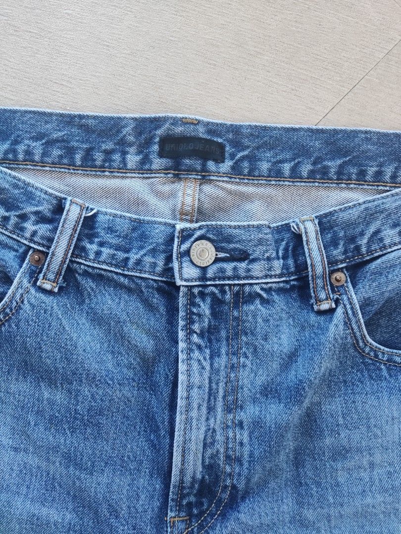 Uniqlo Blue Washed Denim (Category: Jeans) located in Baguio. Submitted by ariel99019 (Listing ID 1426813043, Image 3). Description: Dimes: Waist-36 Length-42 Hem-8 Issue: Pin hole seen in last pic .