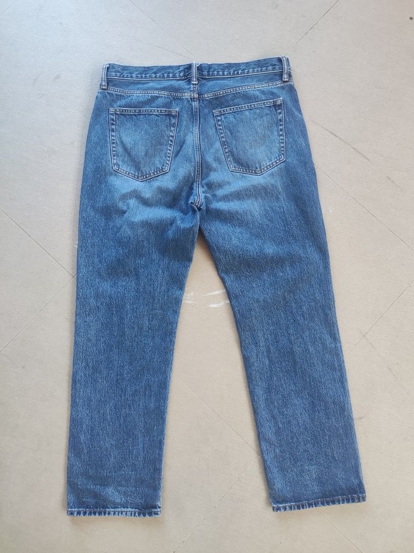 Uniqlo Blue Washed Denim (Category: Jeans) located in Baguio. Submitted by ariel99019 (Listing ID 1426813043, Image 2). Description: Dimes: Waist-36 Length-42 Hem-8 Issue: Pin hole seen in last pic .