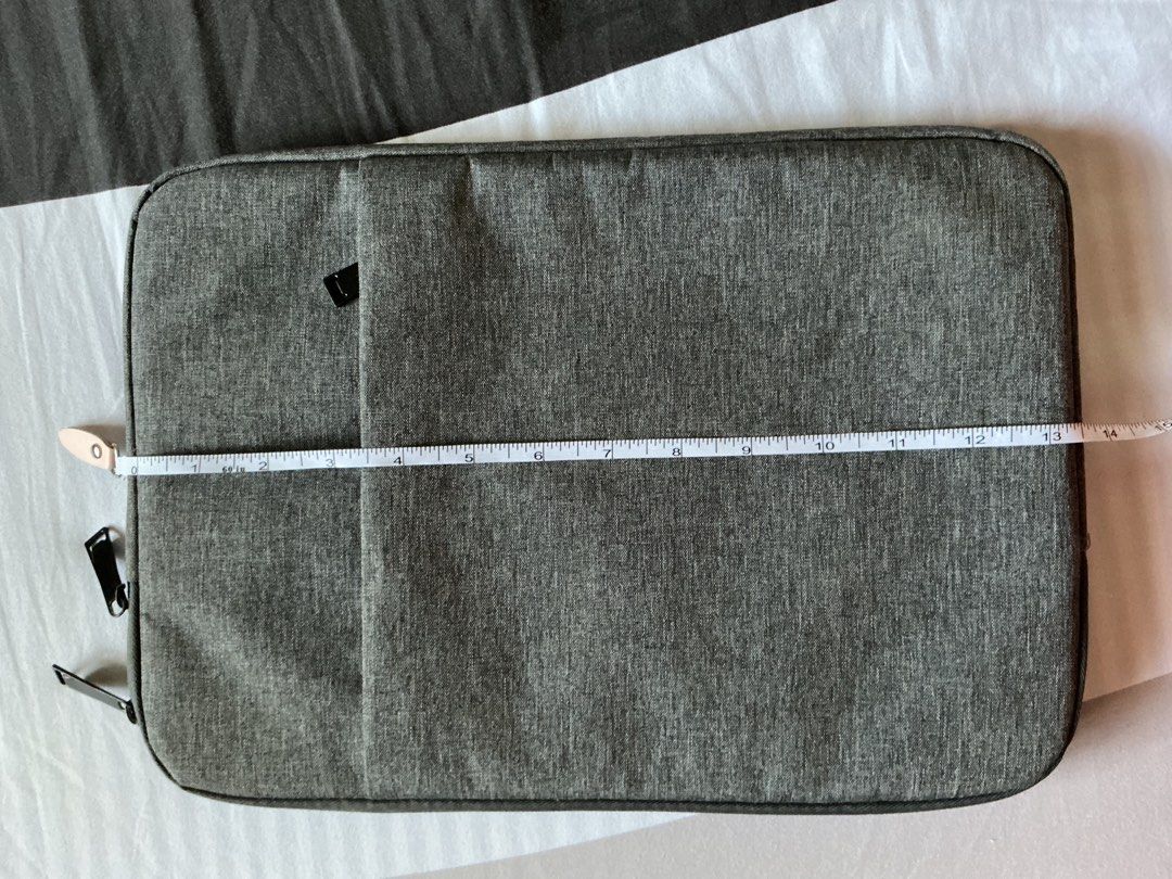 Waterproof cushioned laptop case 13” (Category: Cases & Sleeves) located in Quezon City. Submitted by dcltrrr8 (Listing ID 1426857507, Image 1). Description: Used once for a conference then stored away. Fits 13” laptops. Waterproof and cushioned for device protection..