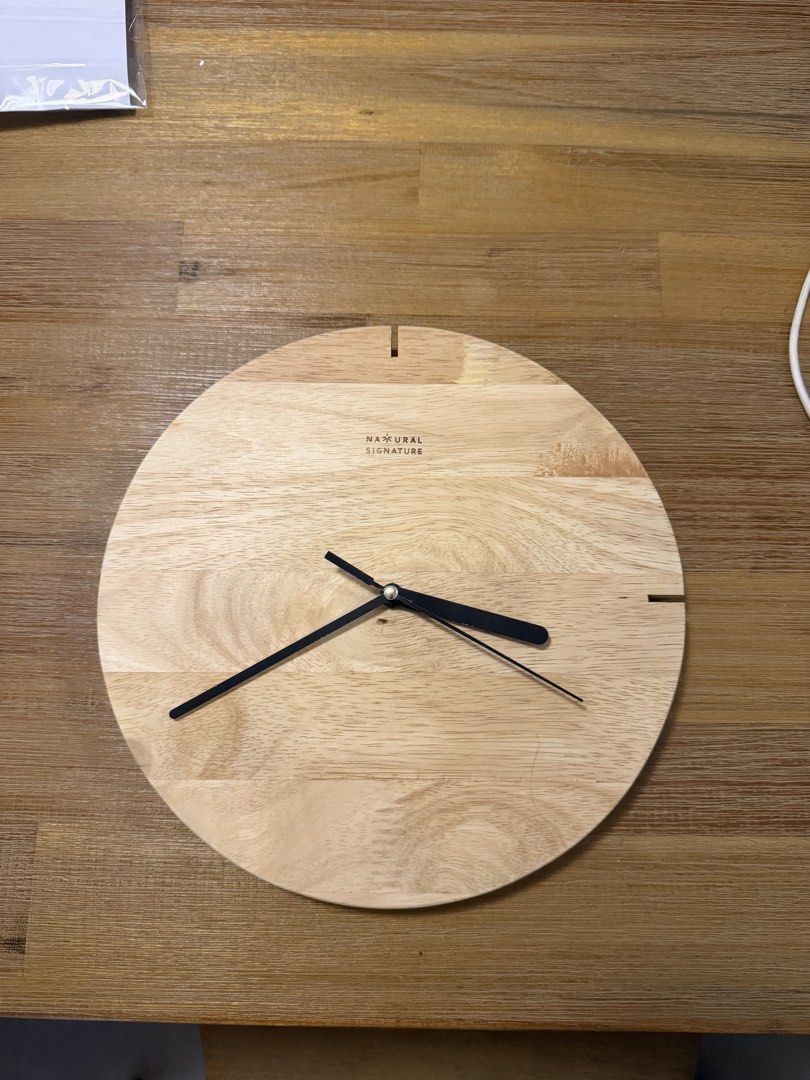 Solid Wood Clock (Category: Clocks) located in Singapore. Submitted by ehhloohhh (Listing ID 1426936501, Image 1). Description: .