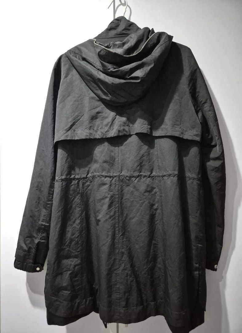 Zara Basic Black Jacket (Category: Coats, Jackets and Outerwear) located in Subang Jaya. Submitted by Burpy555 (Listing ID 1426925454, Image 2). Description: Condition 9/10.