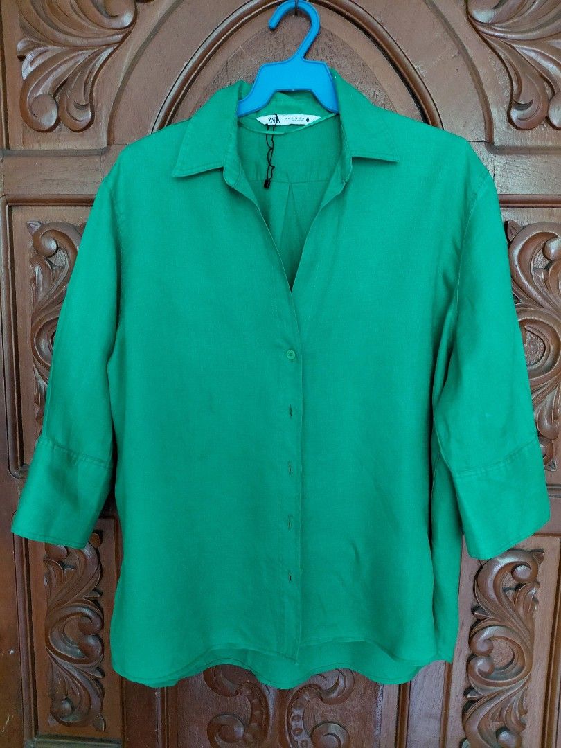 Zara Linen Polo (Category: Blouses) located in Pasig City. Submitted by aaa-choooo (Listing ID 1426851320, Image 1). Description: - linen - button up - 3/4 sleeves.