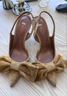 (Category: ) located in . Submitted by repeatwear0225 (Listing ID 1426809521, Image 1). Description: .