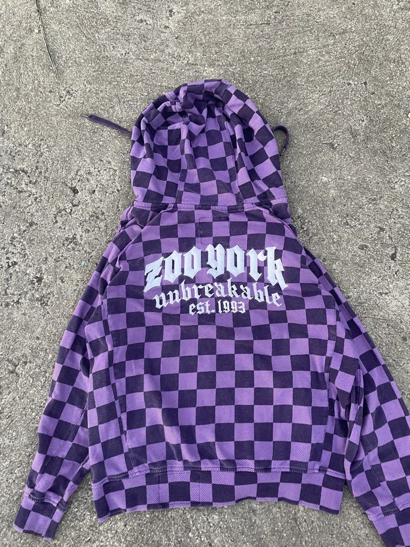 Zoo York Checkered Hoodie (Category: Hoodies) located in Manila. Submitted by bugoynakengkoy (Listing ID 1426917660, Image 1). Description: - Zoo York Checkered Hoodie - Purple and black checkered design - Features Zoo York logo on the back - Stylish and comfortable.