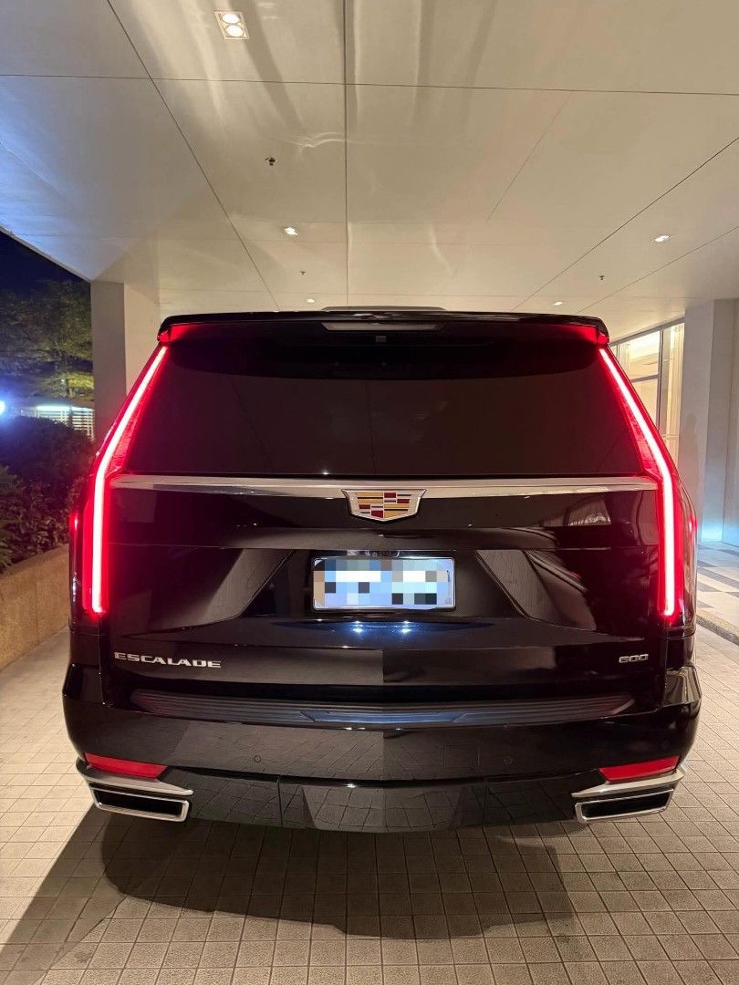 2023 Cadillac Escalade ESV Platinum Auto (Category: Used Cars) located in Quezon City. Submitted by p1motors (Listing ID 1401463023, Image 2). Description: 2023 Cadillac Escalade ESV Platinum Price 7.8m Call 09955482021 12,500 KMS only Vehicle Details: Vehicle Type: Full-Size Luxury SUV, 7-seater (Extended Wheelbase - ESV) Engine Type: 6.2L V8 Naturally Aspirated Power: 420 hp orque: 623 Nm Transmission: 10-Speed Automatic Drivetrain: 4WD (Four-W