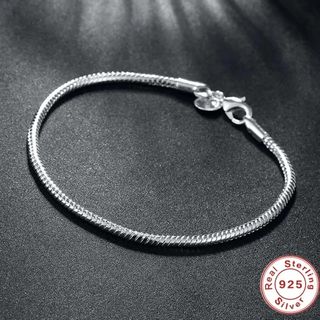 (Category: ) located in . Submitted by hantstore (Listing ID 1427124097, Image 1). Description: .