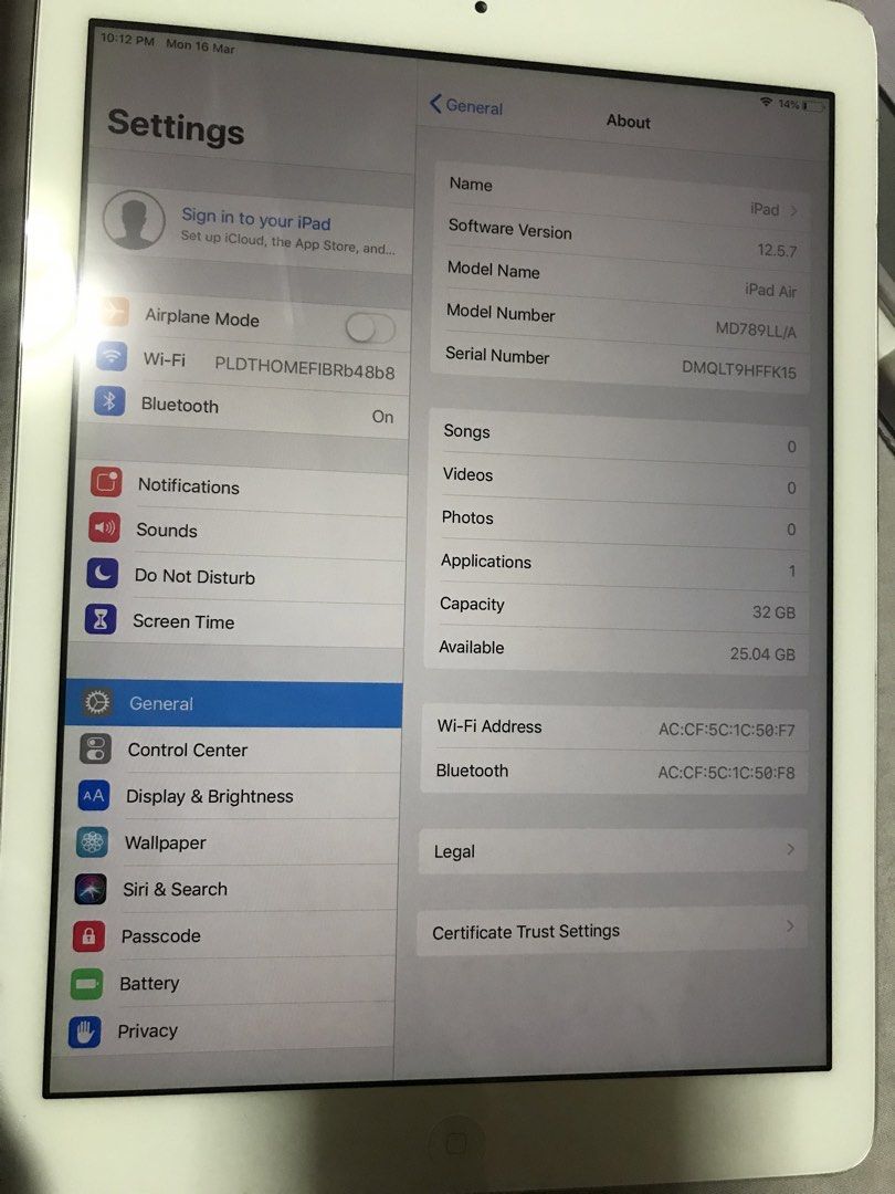 Apple iPad Air WIFI (Category: iPad) located in Quezon City. Submitted by martinatrajano (Listing ID 1426971970, Image 2). Description: 32 GB Good as new No issue The iPad Air (WiFi) - MD789LL/A was released in 2013 and features a 9.7” display, a Silver housing, and 32GB of storage. Open for meetup/delivery QC area.