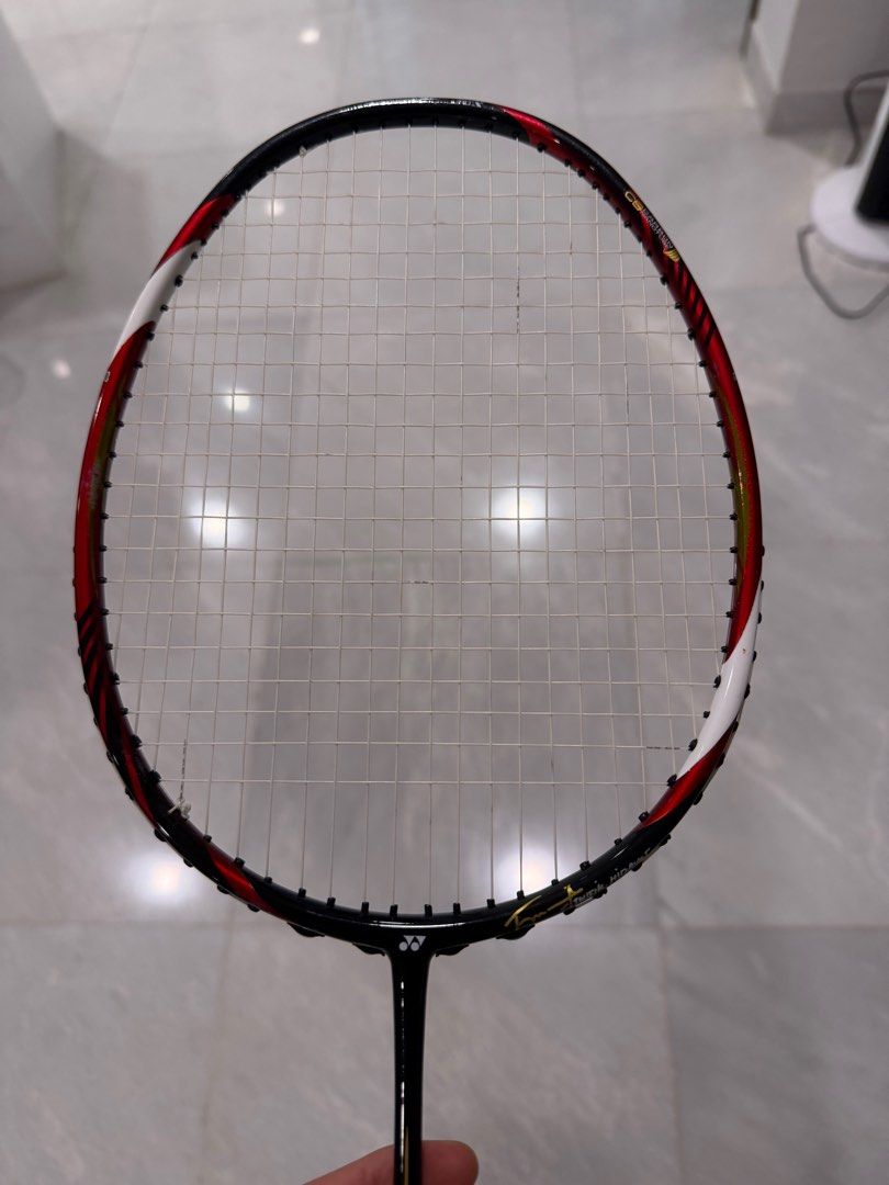 ARC Saber Z slash Taufik Hidayat Yonex, Sports Equipment, Sports