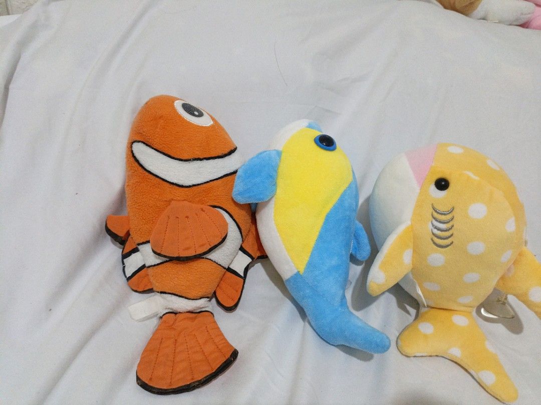 Assorted Plush Fish and Sharks (Category: Plushies & Soft Toys) located in Pasig City. Submitted by hzrgb03 (Listing ID 1426966099, Image 3). Description: *Pre-Loved toys ❤️ AS-IS *Rewashed ✨️ Clean and fresh 😍 *with Plastic & Gift tag Size: approx. height - 7-20 inches Location Pasig city.