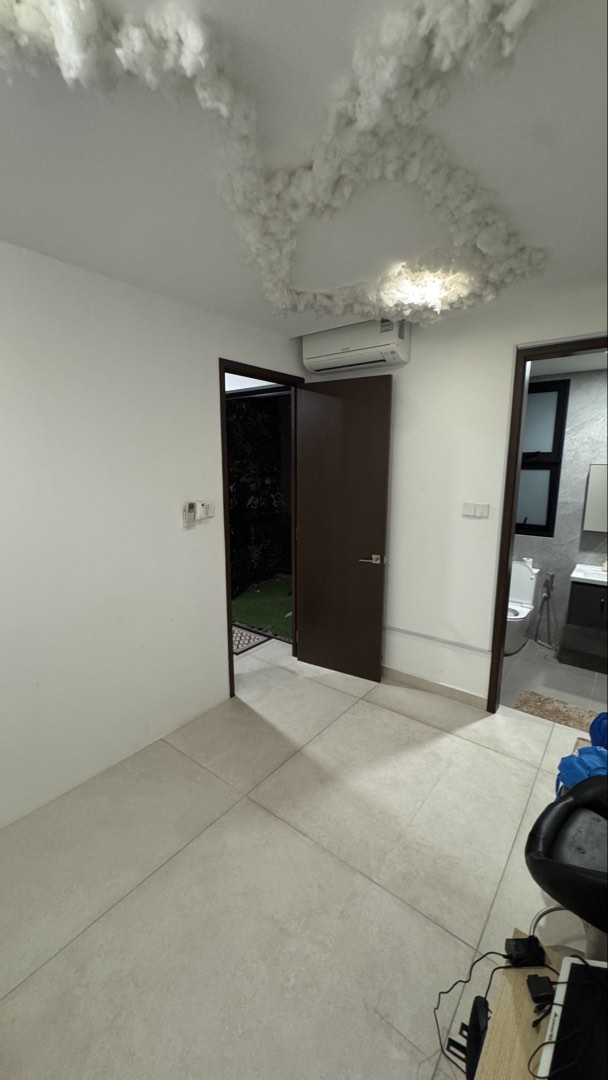 (Category: ) located in . Submitted by kal88 (Listing ID 1426979114, Image 1). Description: .