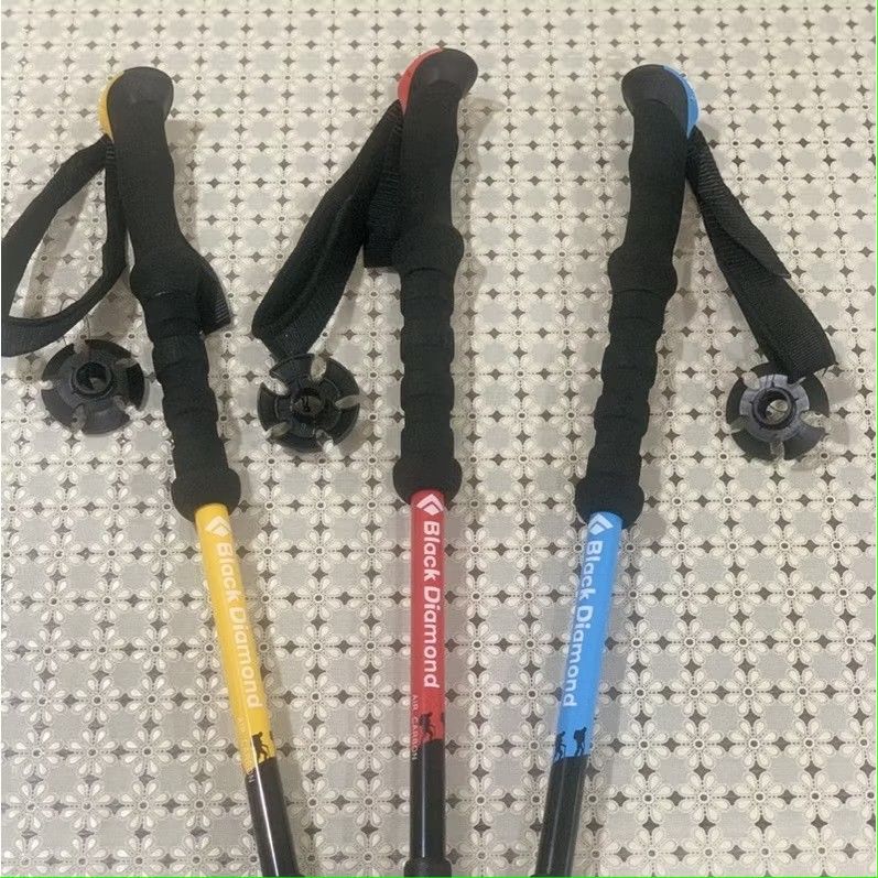 Black Diamond trekking pole or hiking stick (Category: Hiking & Camping) located in Mandaluyong City. Submitted by shopmla (Listing ID 1426963459, Image 1). Description: Black Diamond trekking pole or hiking stick Php 550. Pole Material:30% Carbon fiber/7075 Aluminum alloy Handle material: EVA long handle Length:62cm(min)-135cm(max) Weight: 260g Color: red/sky blue.