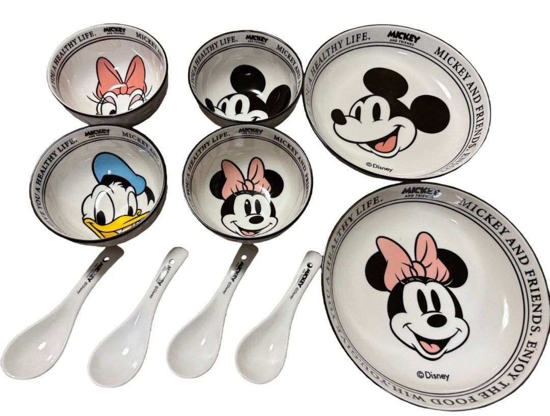 BNIB: Disney dinnerware set484062558086113281