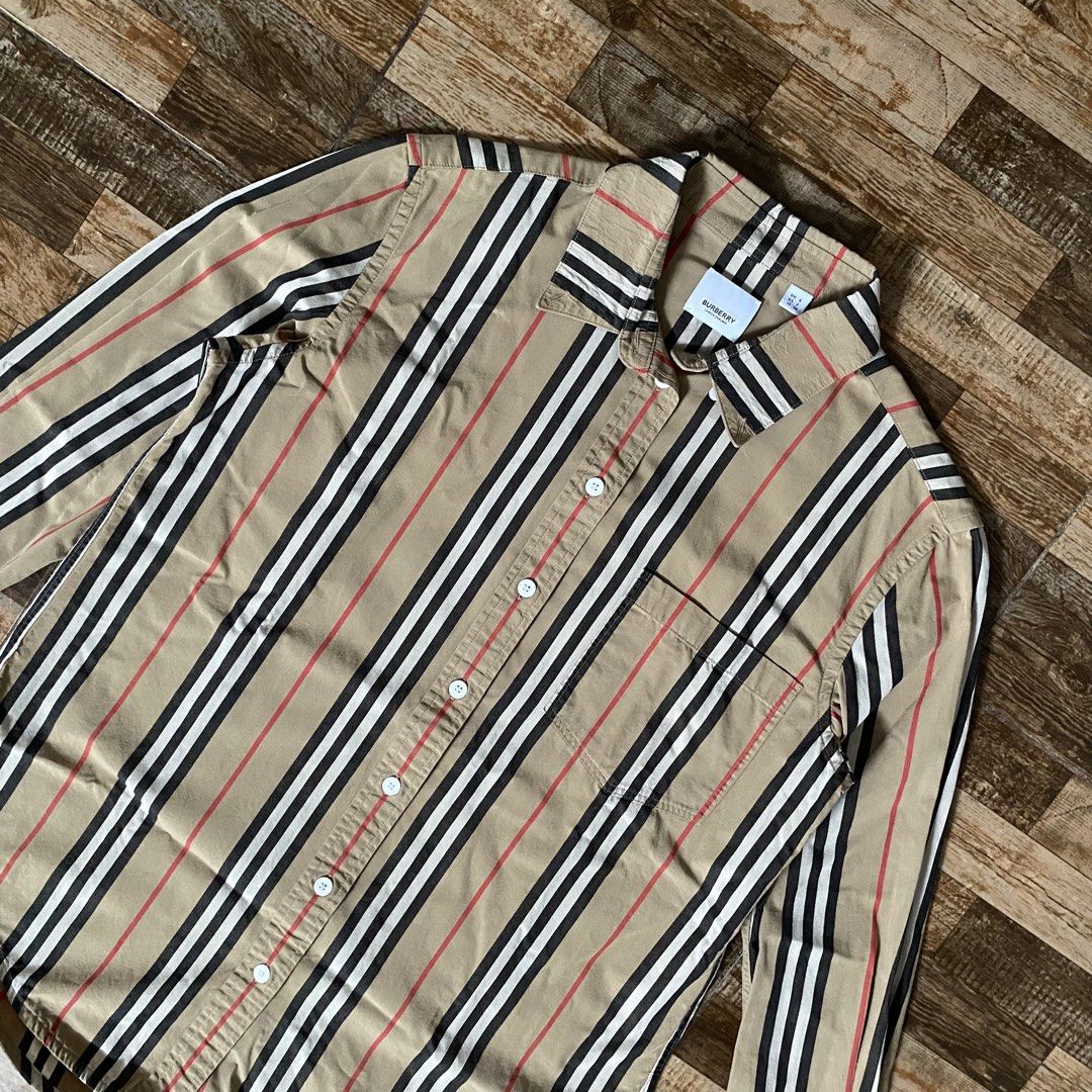 BURBERRY GUAN-LONG SLEEVE STRIPED (Category: Longsleeves) located in Davao. Submitted by 2known (Listing ID 1427046319, Image 2). Description: Pristine condition! Fit small womens 19’width | 25’length | 16’sleeve from armpit Issue none!.