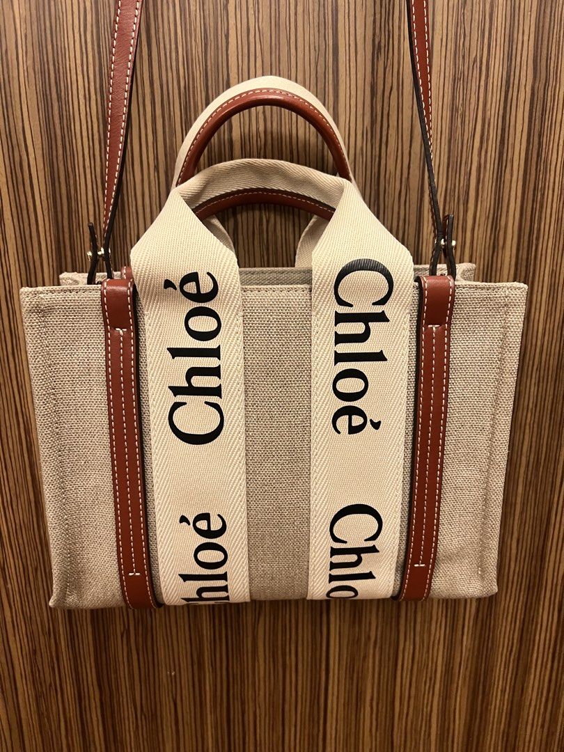 Chloe Woody Tote Bag (Category: Luxury Bags & Wallets) located in Paranaque City. Submitted by katlopez0214 (Listing ID 1427061602, Image 3). Description: In excellent condition With dustbag 100% authentic .