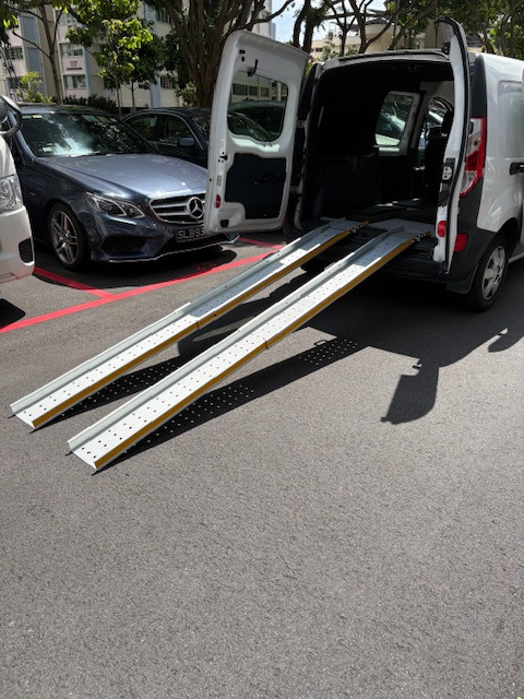 Collapsible ramp for van and low deck trucks, Car Accessories ...