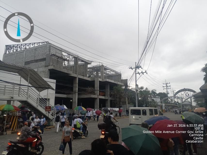 commercial space for lease (Category: Commercial) located in Manila. Submitted by andybautis63272 (Listing ID 1288327293, Image 1). Description: ground floor and second floor still available good for fastfood, general merch., drugstore restaurant/cafe, gym, clinic, spa 6,500-7,000 employees everyday going in and out of business park beside almost 10 banks, school, and car dealers near filinvest south village and southwoods one minute away from ca